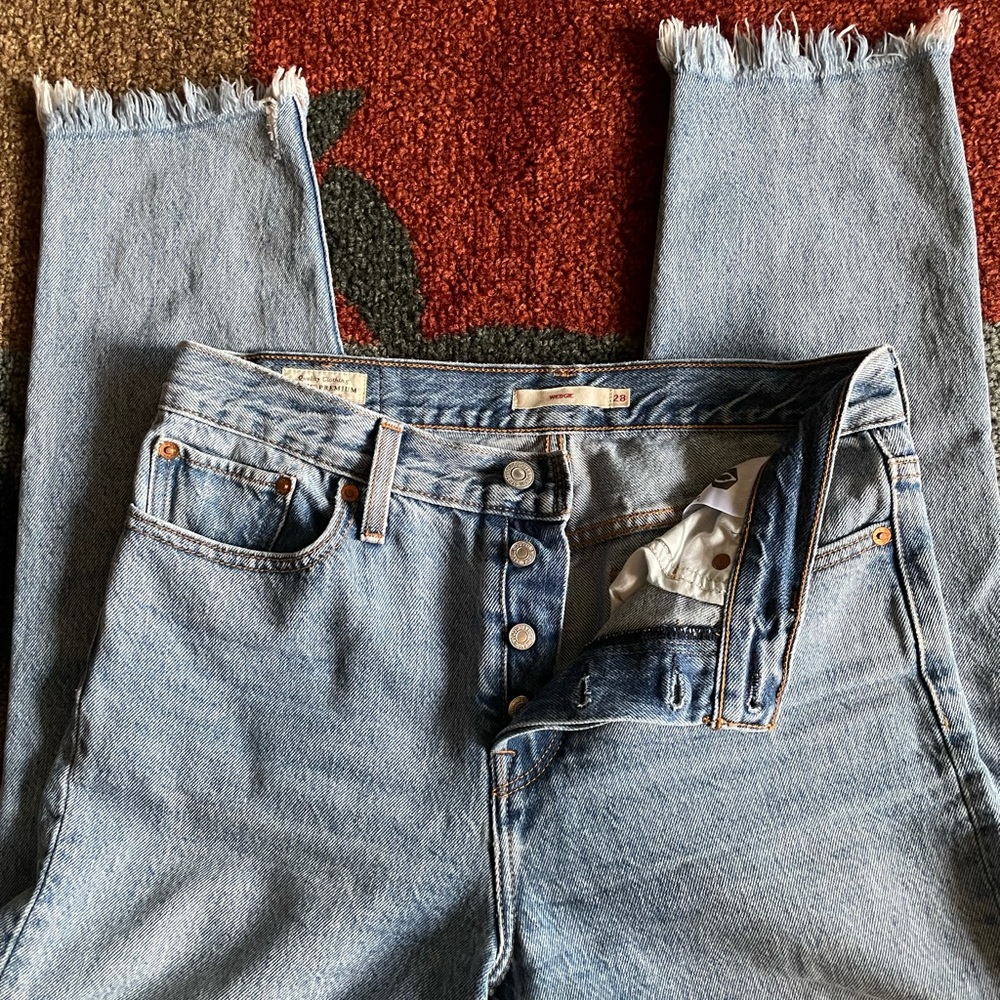 Levi wedgie jeans